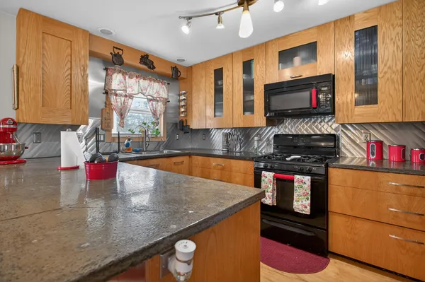 $265,000 | 129 Kathy Lane, Brooklyn, MI 49230