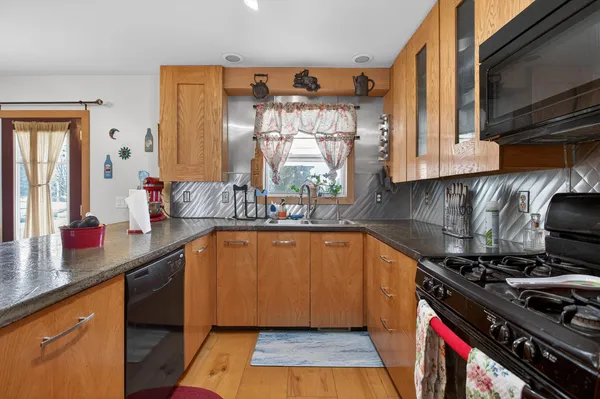 $265,000 | 129 Kathy Lane, Brooklyn, MI 49230