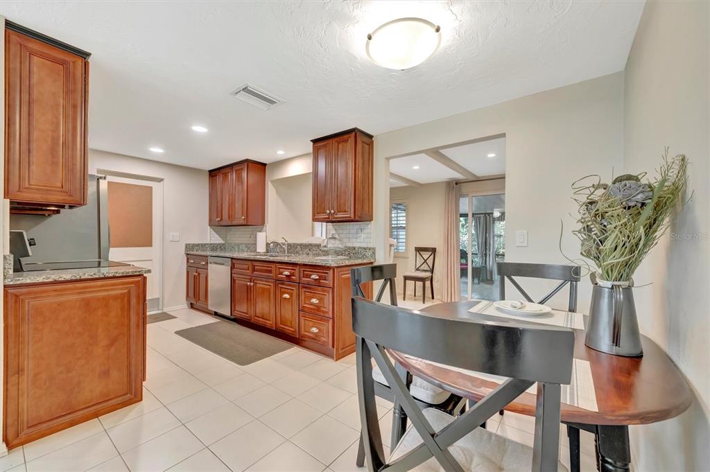 4478 Coco Ridge Circle Sarasota, FL 34233 - Photo 14 of 85 Gallery Image 14