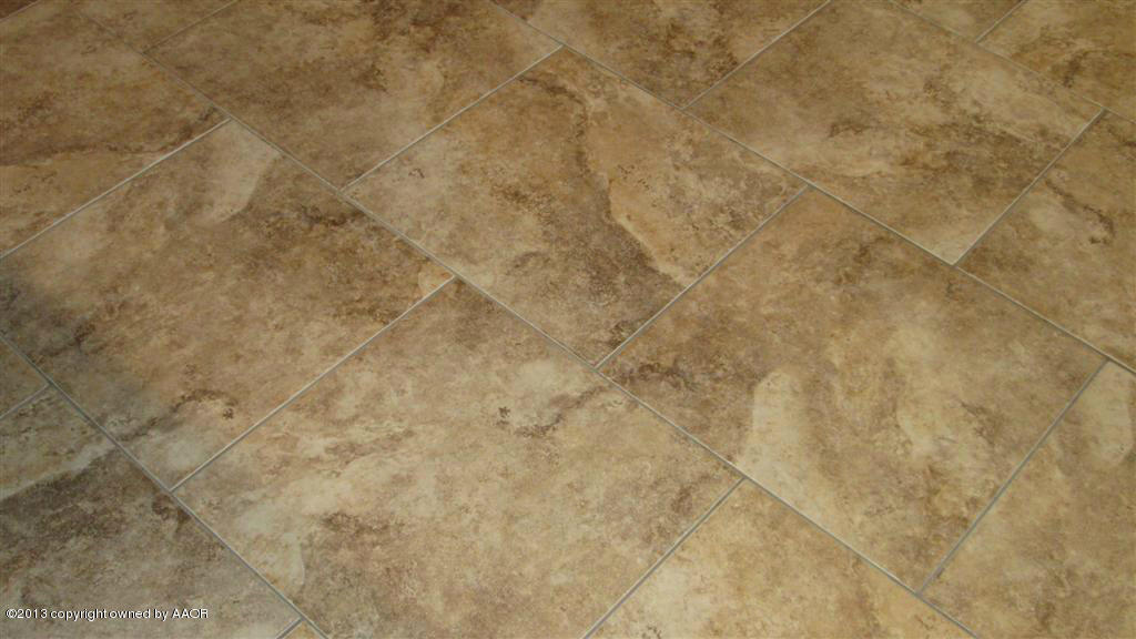 4211 Relatta Avenue Amarillo, TX 79110 - Photo 12 of 41 a bathroom with a shower
