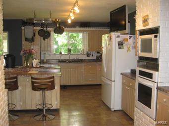 2921 Old Baumgartner Road St. Louis, MO 63129 - Photo 3 of 32 Gallery Image 3