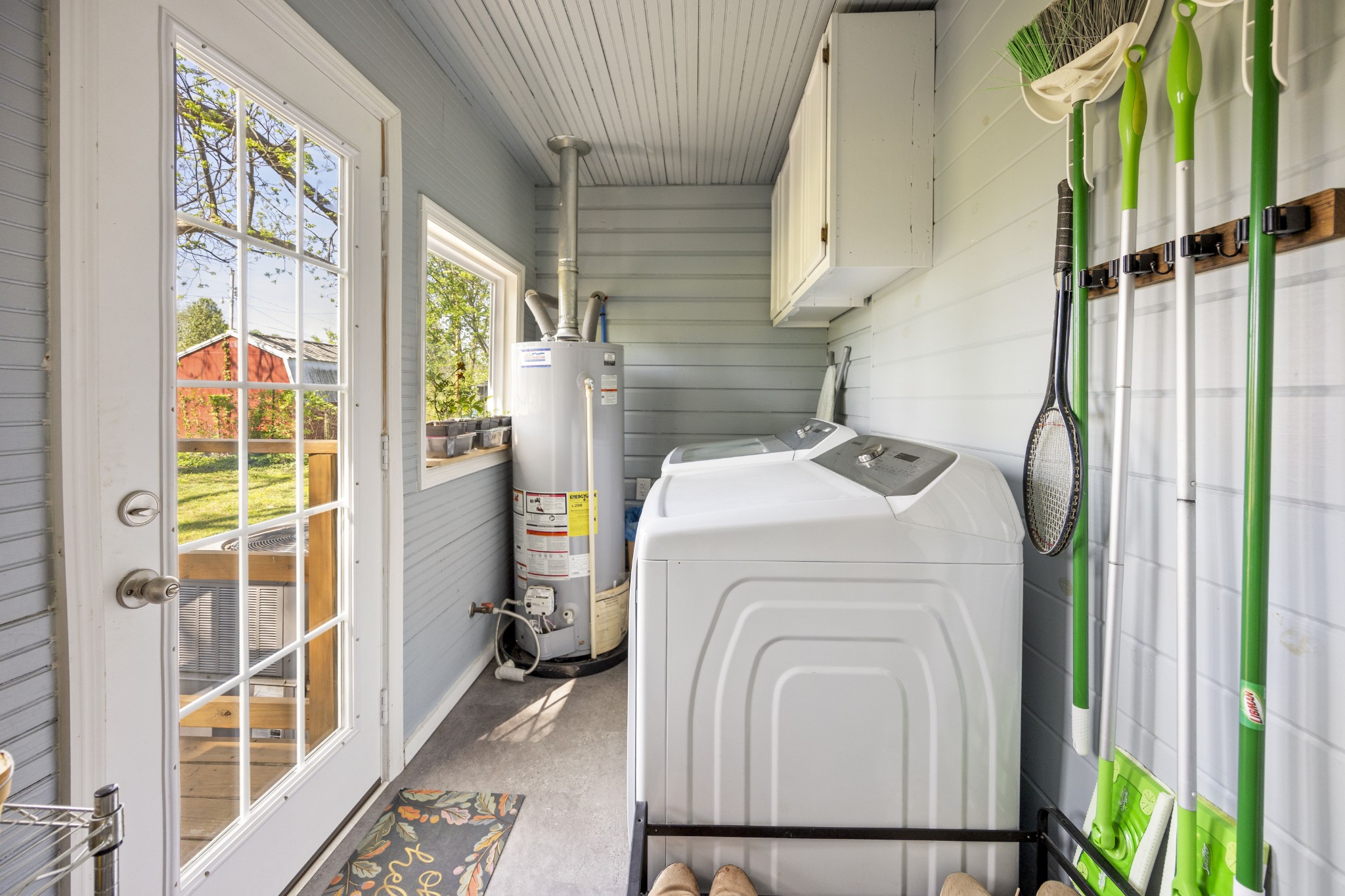 905 Nicholson Street Decherd, TN 37324 - Photo 20 of 27 a utility room with dryer and washer