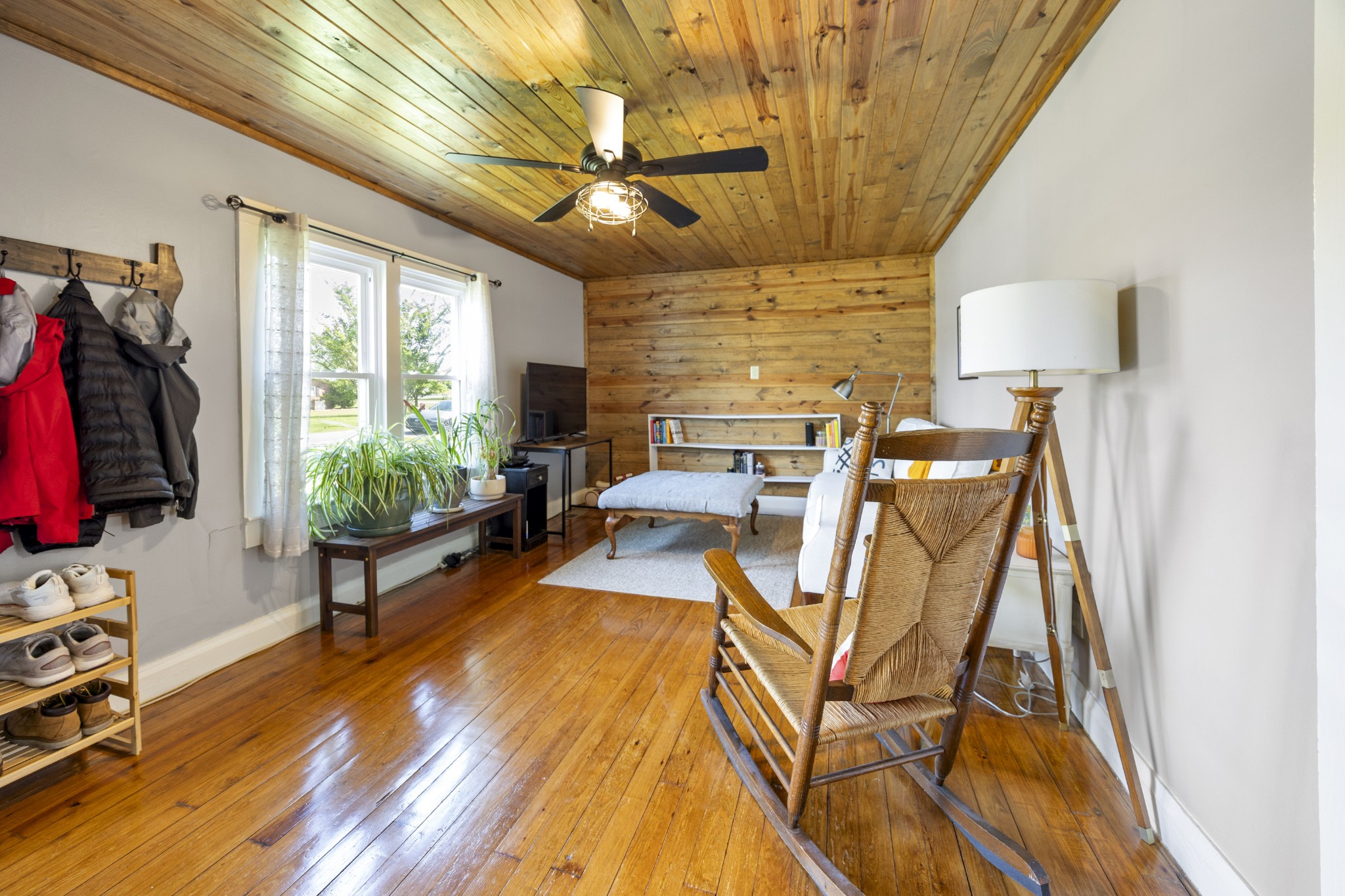 905 Nicholson Street Decherd, TN 37324 - Photo 2 of 27 a view of a livingroom with furniture wooden floor and a window