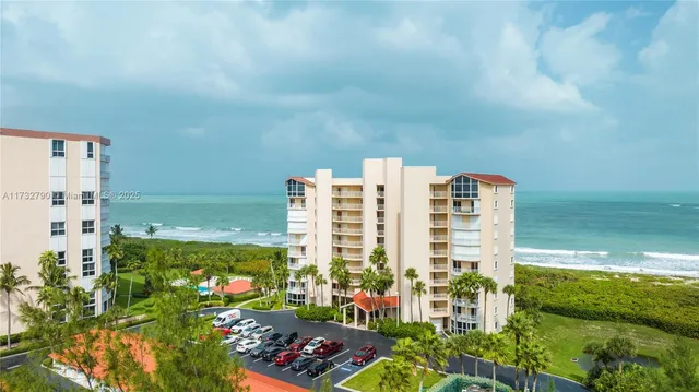 $4,400 | 3870 North Hwy A1A, Unit 405, Hutchinson Island, FL 34949