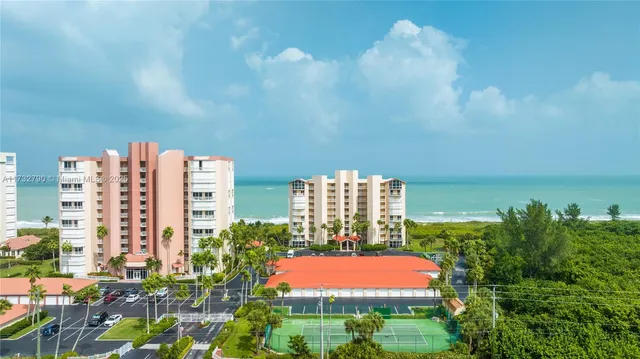 $4,400 | 3870 North Hwy A1A, Unit 405, Hutchinson Island, FL 34949