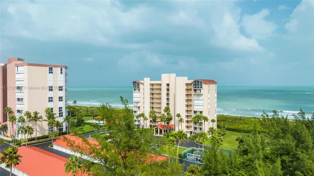 $4,400 | 3870 North Hwy A1A, Unit 405, Hutchinson Island, FL 34949