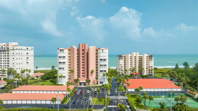 $4,400 | 3870 North Hwy A1A, Unit 405, Hutchinson Island, FL 34949