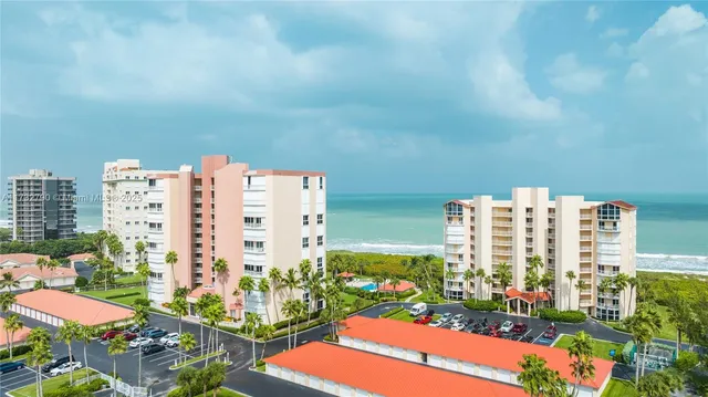 $4,400 | 3870 North Hwy A1A, Unit 405, Hutchinson Island, FL 34949