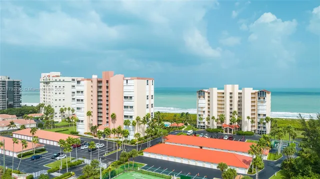 $4,400 | 3870 North Hwy A1A, Unit 405, Hutchinson Island, FL 34949