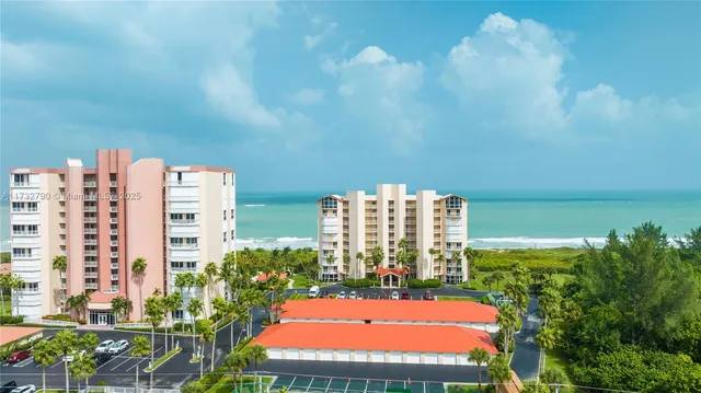 $4,400 | 3870 North Hwy A1A, Unit 405, Hutchinson Island, FL 34949