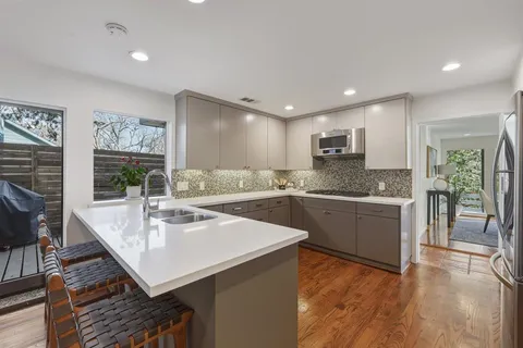 $950,000 | 965 Easton Place, Dallas, TX 75218