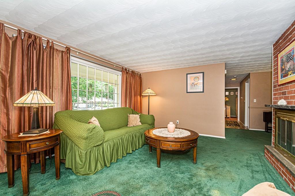 7 Craig Road Chelmsford, MA 01824 - Photo 3 of 42