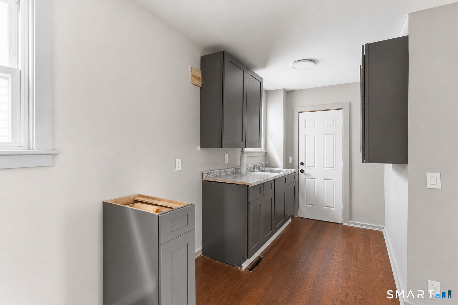 97 Summit Street Norwich, CT 06360 - Photo 11 of 39 Gallery Image 11
