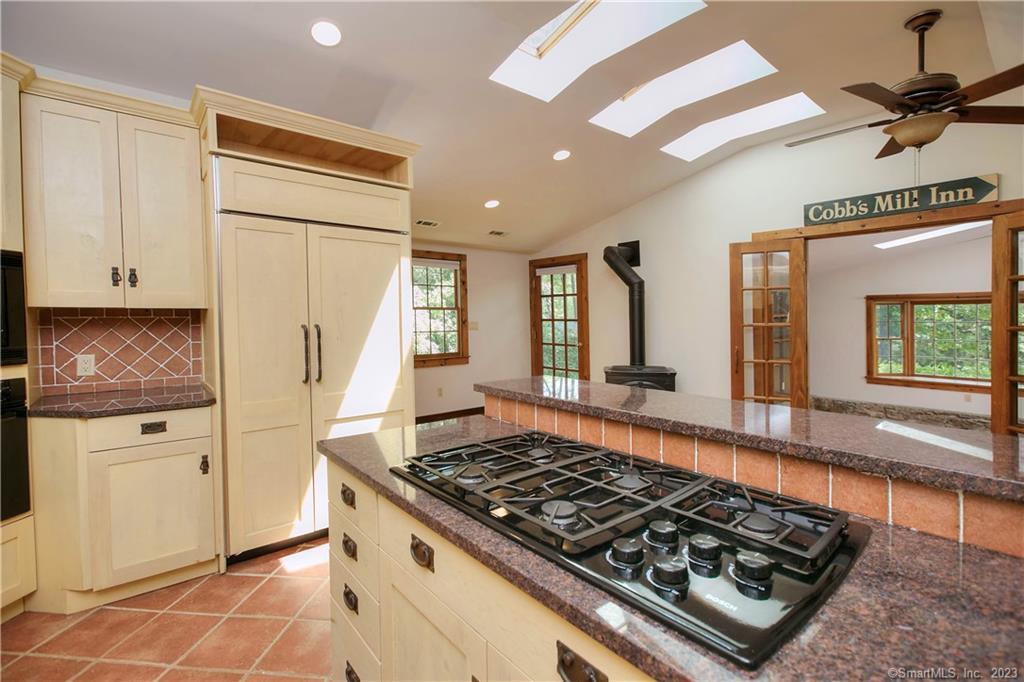 5 Old Mill Road Weston, CT 06883 - Photo 11 of 40