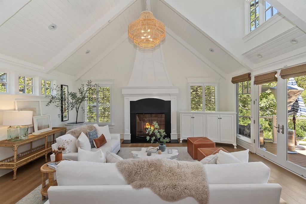 27567 West Shore Road Lake Arrowhead, CA 92352 - Photo 9 of 62