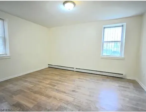 $1,700 | 58 Underwood Street, Unit A4, Newark, NJ 07106