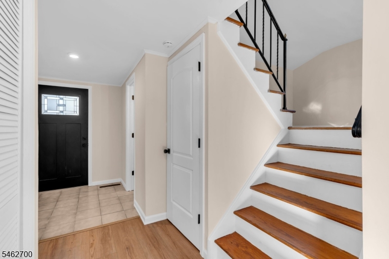 102 Avonridge Road Raritan, NJ 08869 - Photo 2 of 28 Gallery Image 2