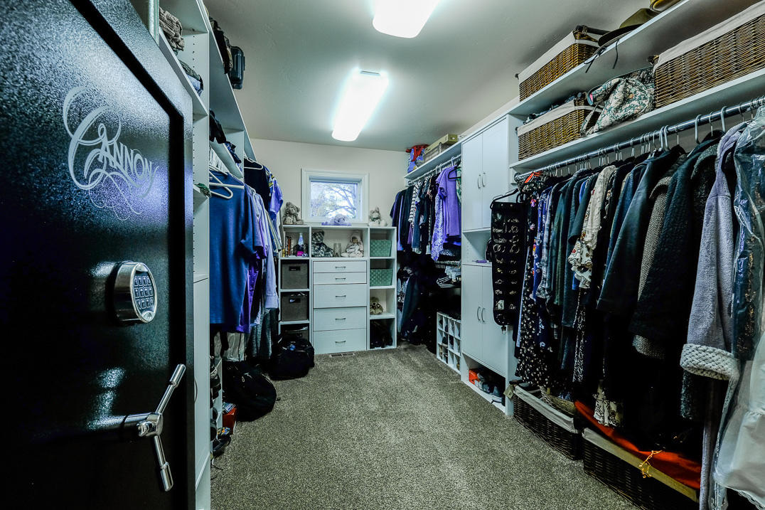 375 Hamilton Road Jacksonville, OR 97530 - Photo 24 of 47 a view of walk in closet with clothes