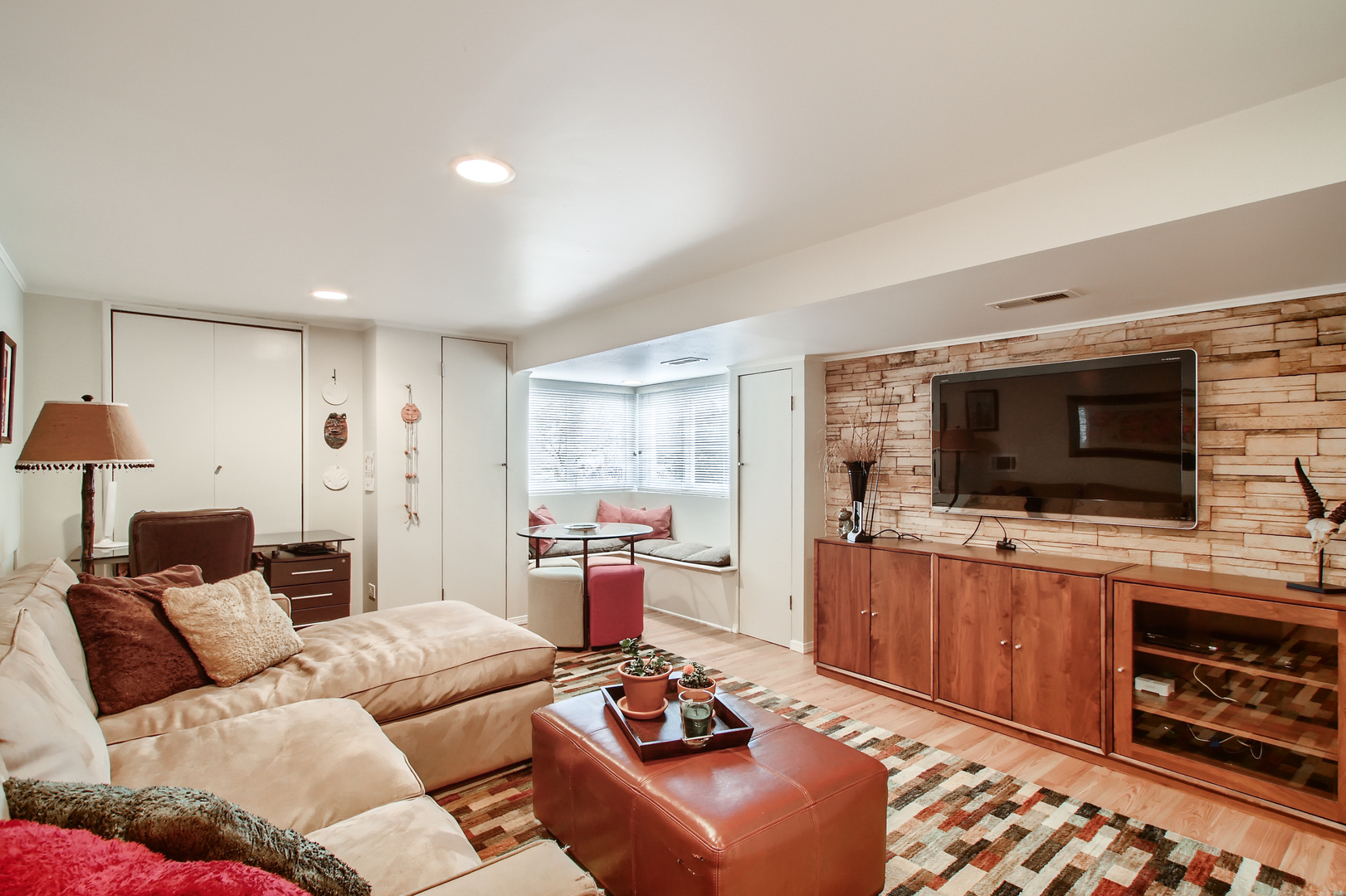 50 Northgate Road Riverside, IL 60546 - Photo 20 of 33 a living room with furniture and a flat screen tv