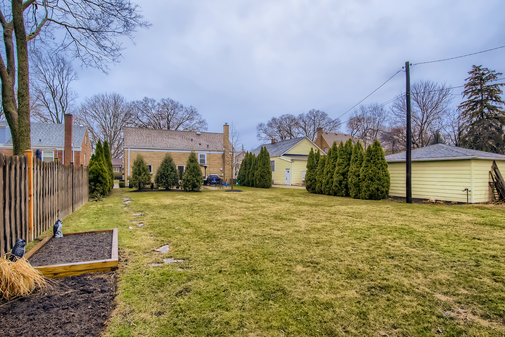 50 Northgate Road Riverside, IL 60546 - Photo 28 of 33 a front view of a building with a yard