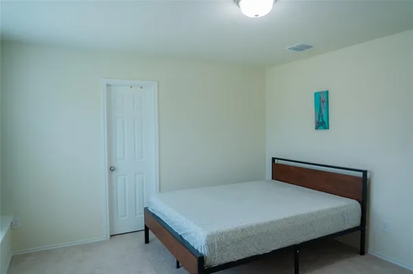 $2,050 | 415 Grenada Lk Drive, Princeton, TX 75407