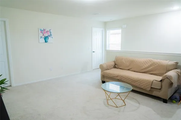 $2,050 | 415 Grenada Lk Drive, Princeton, TX 75407