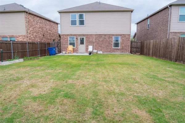 $2,050 | 415 Grenada Lk Drive, Princeton, TX 75407