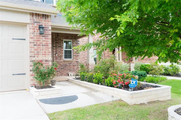 $2,050 | 415 Grenada Lk Drive, Princeton, TX 75407