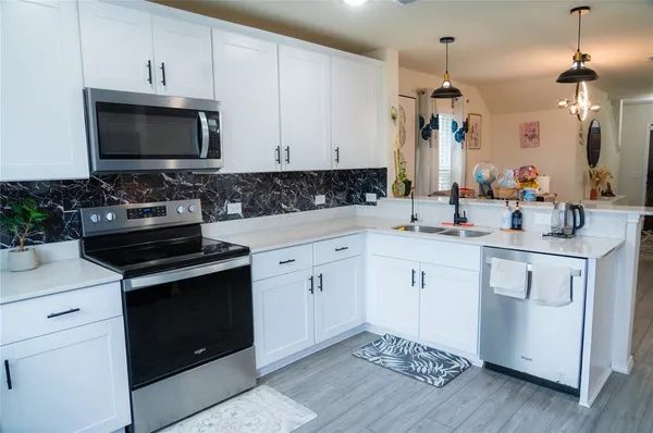 $2,050 | 415 Grenada Lk Drive, Princeton, TX 75407
