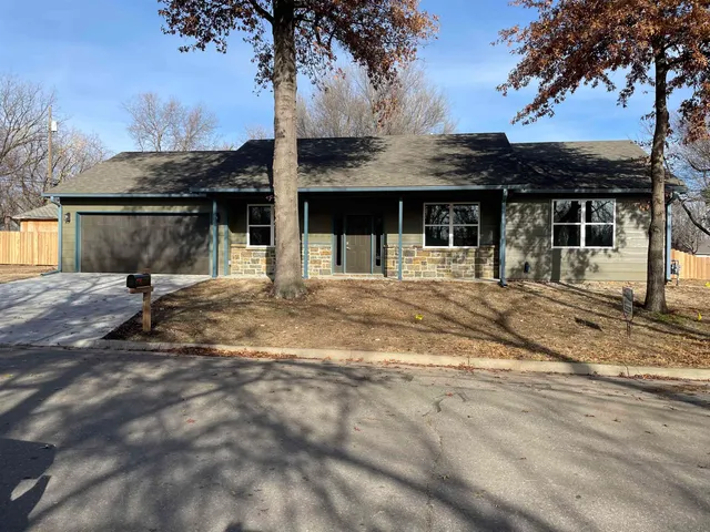 $245,000 | 410 West 1st Avenue, El Dorado, KS 67042