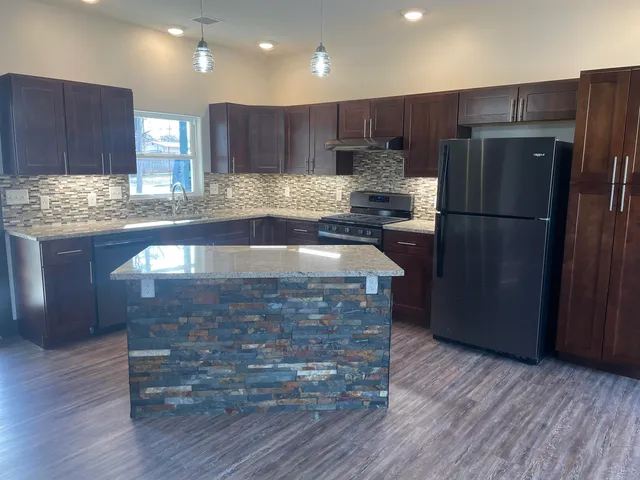 $245,000 | 410 West 1st Avenue, El Dorado, KS 67042