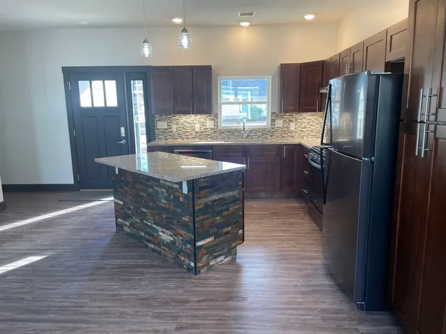 $245,000 | 410 West 1st Avenue, El Dorado, KS 67042