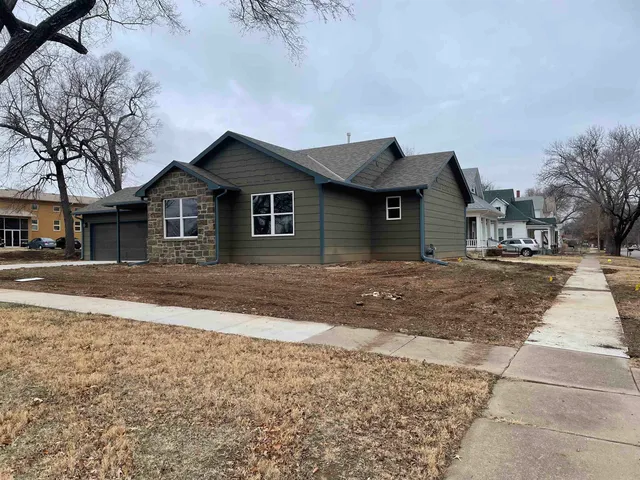 $245,000 | 410 West 1st Avenue, El Dorado, KS 67042