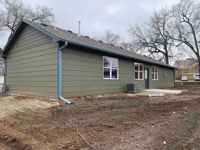 $245,000 | 410 West 1st Avenue, El Dorado, KS 67042