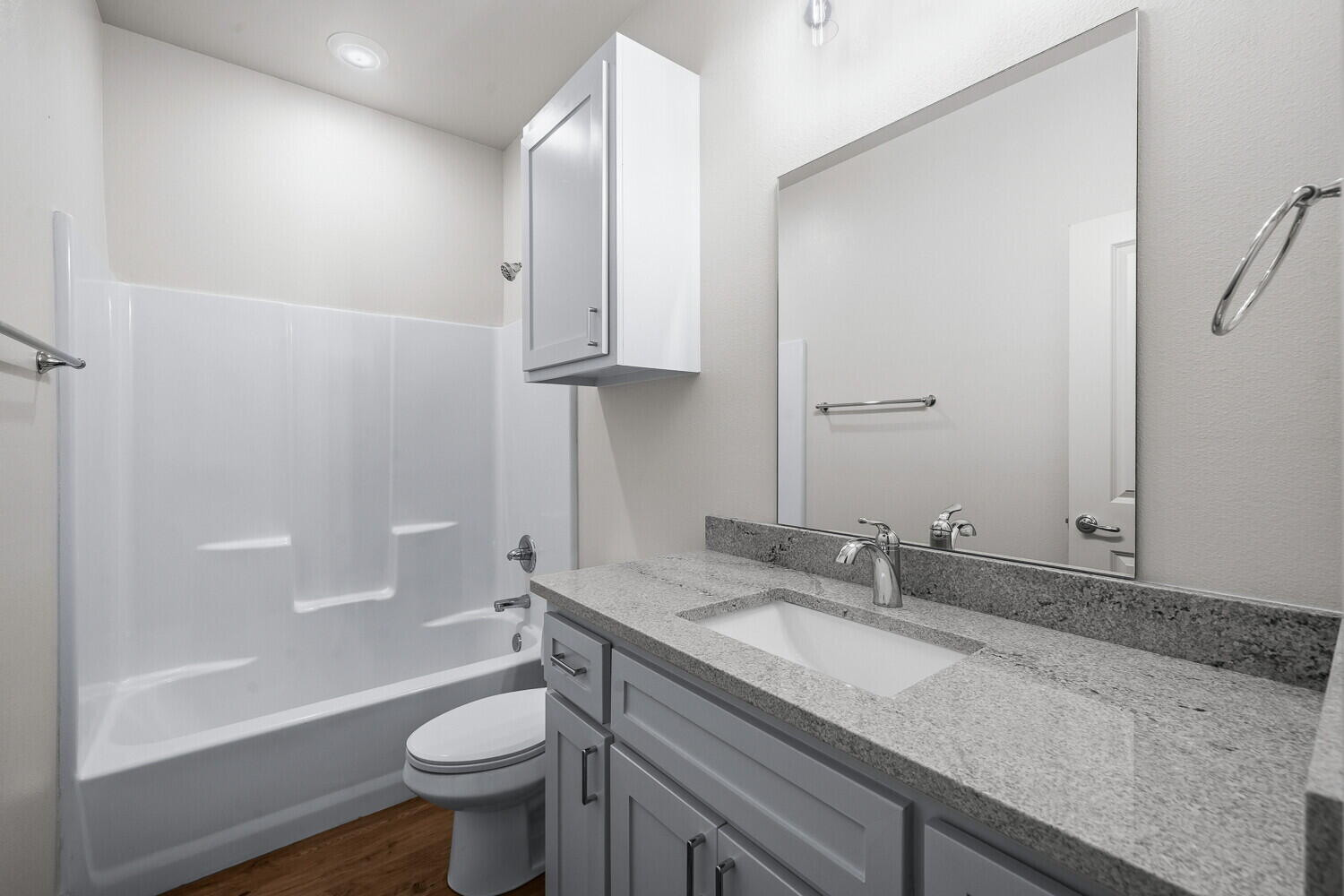 7006 40th Street, Unit B Lubbock, TX 79407 - Photo 16 of 20 7002 40th St B grey counters-2