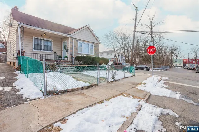 $435,900 | 284 West End Avenue, Newark, NJ 07106