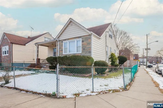 $435,900 | 284 West End Avenue, Newark, NJ 07106