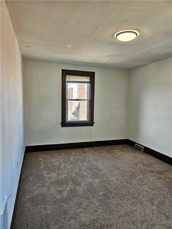 627 5th Avenue, Unit 2 Coraopolis, PA 15108 - Photo 15 of 22 an empty room with a window