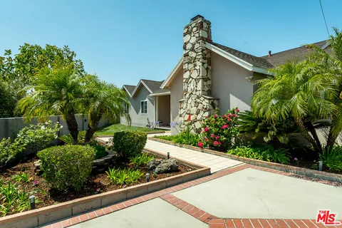 $1,399,000 | 8471 Vine Valley Drive, Sun Valley, CA 91352