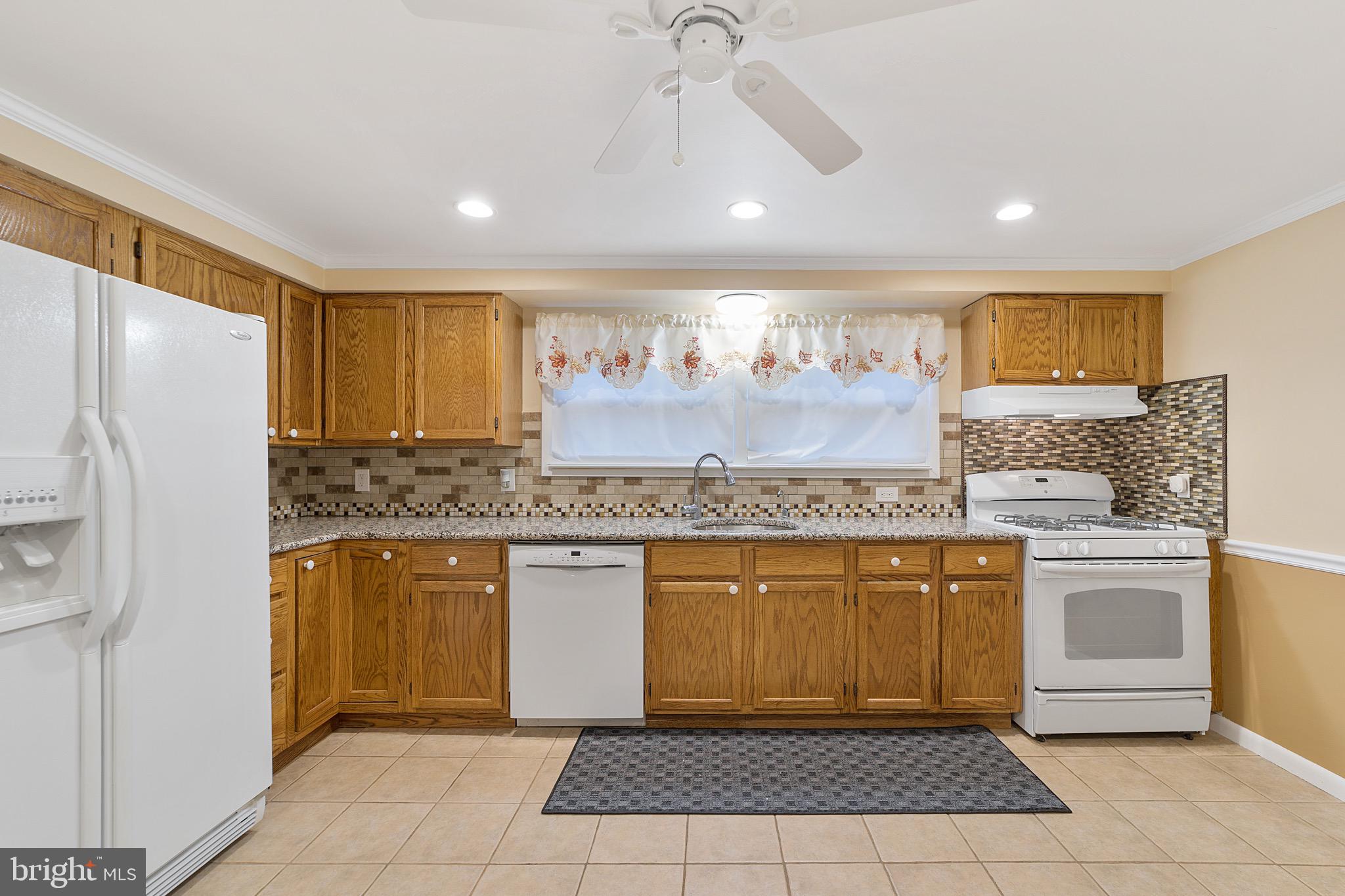 135 Keswick Avenue Ewing, NJ 08638 - Photo 5 of 25