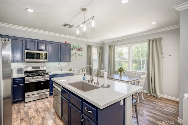 $819,999 | 28315 Maitland Lane, Saugus, CA 91350