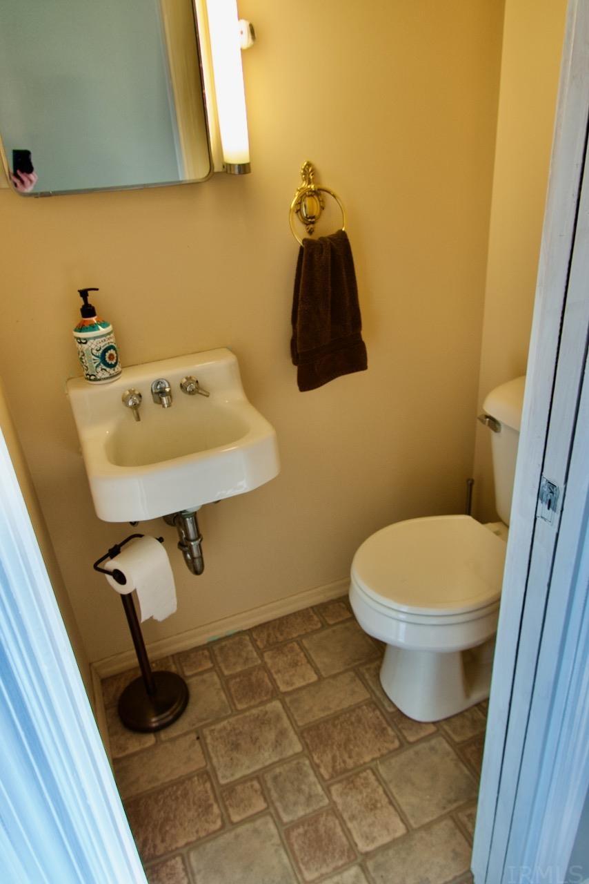 2804 West Petty Road Muncie, IN 47304 - Photo 17 of 36 Gallery Image 17