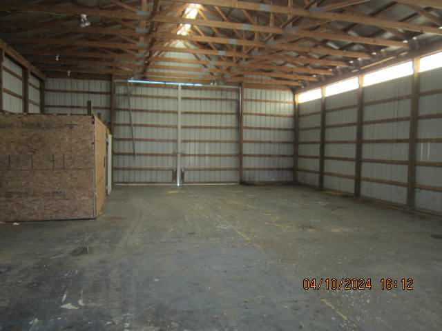 2325 Carleton West Road Carleton, MI 48117 - Photo 5 of 10 IMG_4069
