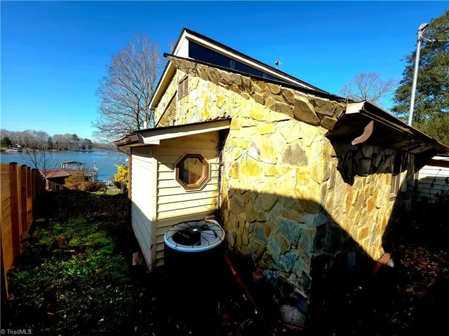 $470,000 | 220 Yachtsman Drive, Salisbury, NC 28146