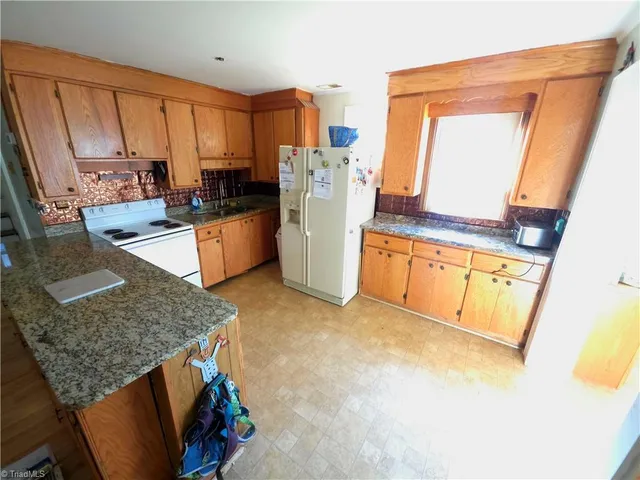 $470,000 | 220 Yachtsman Drive, Salisbury, NC 28146