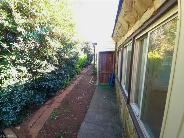 $470,000 | 220 Yachtsman Drive, Salisbury, NC 28146