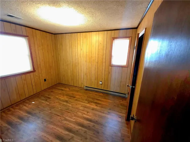 $470,000 | 220 Yachtsman Drive, Salisbury, NC 28146