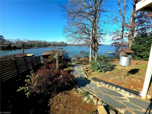 $470,000 | 220 Yachtsman Drive, Salisbury, NC 28146