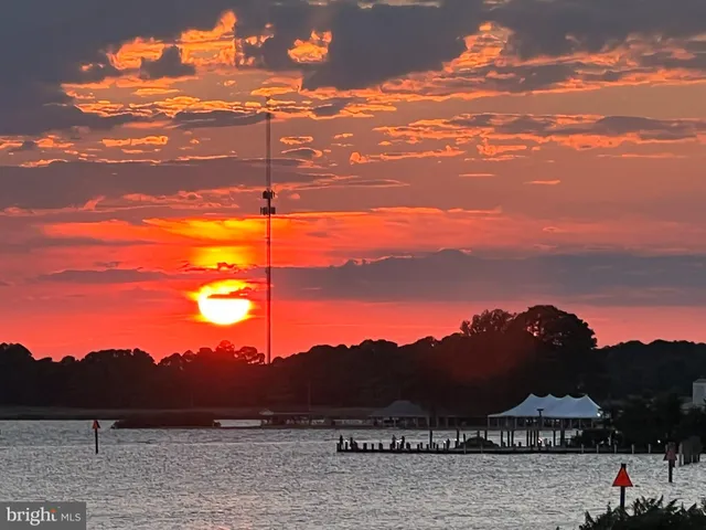 $580,000 | 110 Oyster Cove Drive, Grasonville, MD 21638