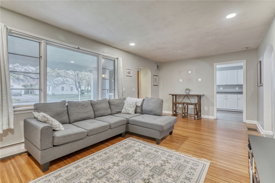 262 Garford Road Irondequoit, NY 14622 - Photo 12 of 42